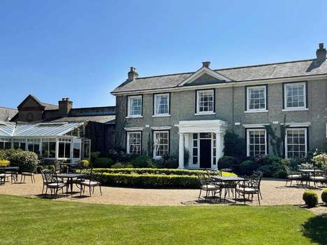 www.parkfarm-hotel.co.uk