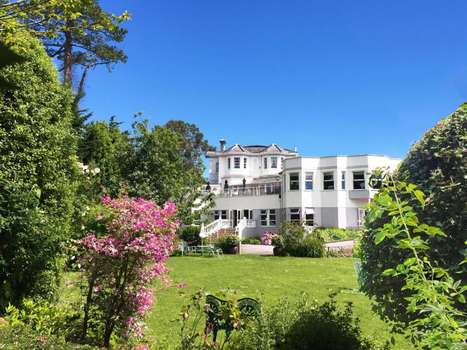 www.abbeysandshotel.co.uk