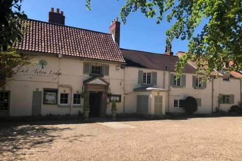 www.eastaytonlodgehotel.co.uk