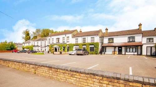 www.bridgehotelthrapston.com