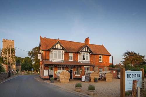 www.theshipinnweybourne.com