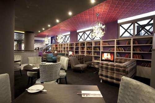 www.stjames-hotel.com