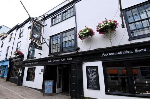 www.thewhitehartwoodbury.co.uk