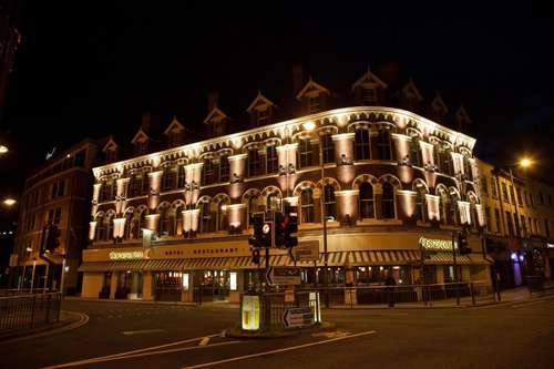 www.cosmopolitan-hotel-leeds.com