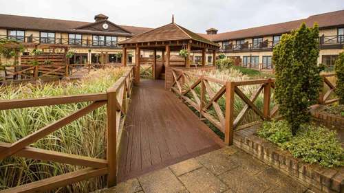 www.thehampshirecourthotel.co.uk