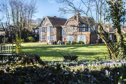 www.findonmanor.co.uk