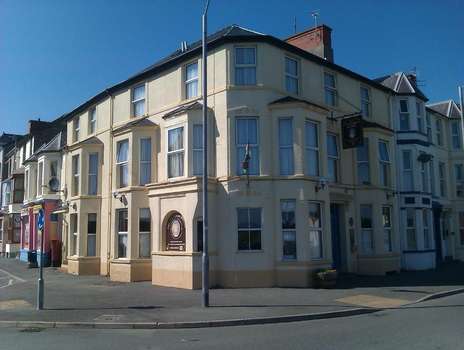 www.victoriahotel-pwllheli.co.uk
