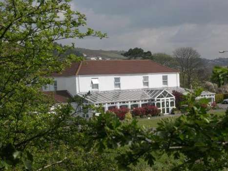 www.ashburnham-hotel.co.uk