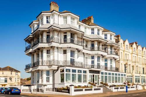 www.eastbeachhotel.co.uk