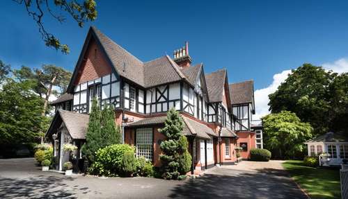 www.langtrymanor.co.uk