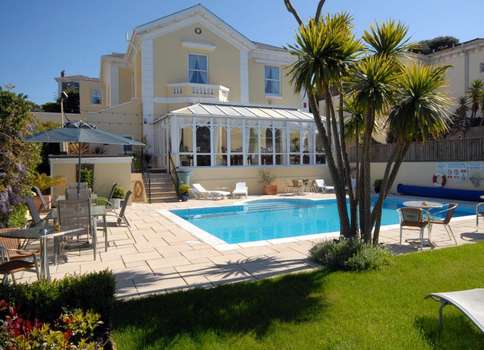 www.rivieralodgehotel.co.uk