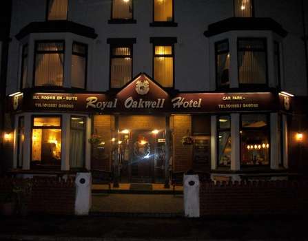 www.royaloakwellhotel.com