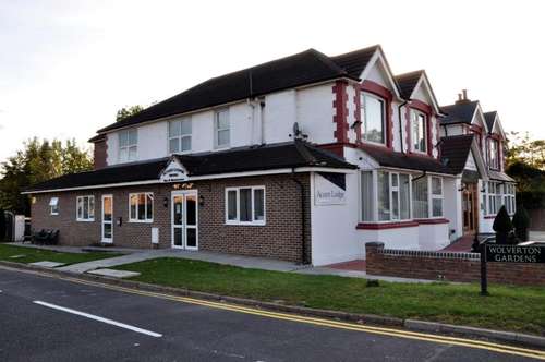 www.acornlodgegatwick.co.uk