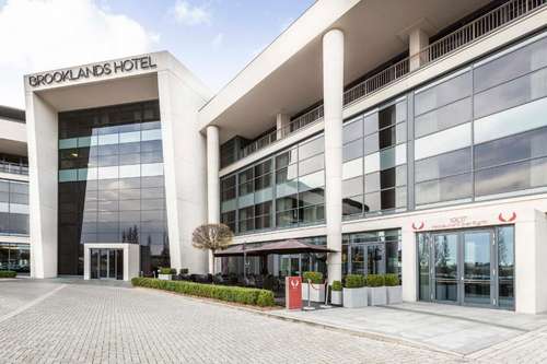 www.brooklandshotelsurrey.com