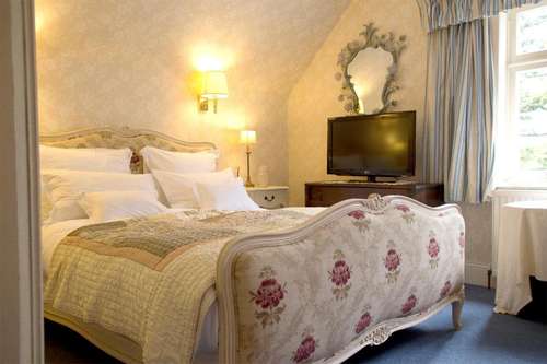 www.corriegour-lodge-hotel.com