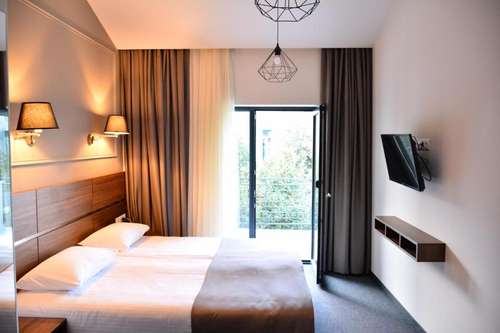 www.hotelgarnet.ge