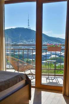 www.livinhotel.ge