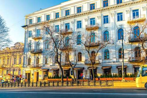 www.hotelrustaveli.com