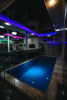 www.villavictoriahotel.com