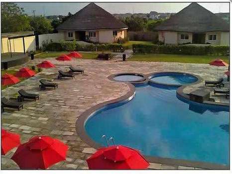 www.theaknachotel.com