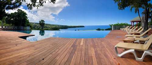 www.hotels-deshaies.com