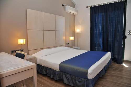 www.loutrakiplaza.gr