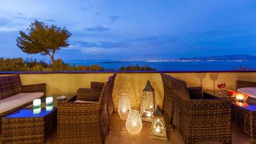 www.hotel-abatis.gr