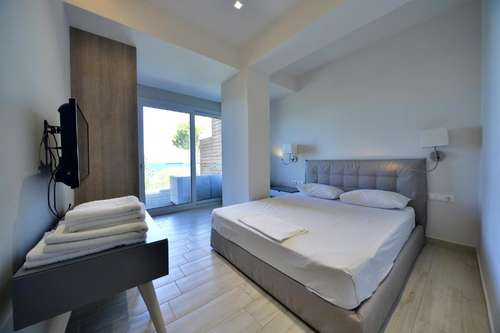 www.hotelkakanakos.com