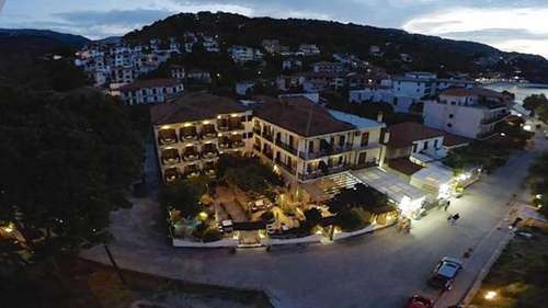 www.hotelzefiros.gr