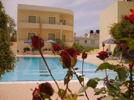 www.yakinthos-hotel.gr