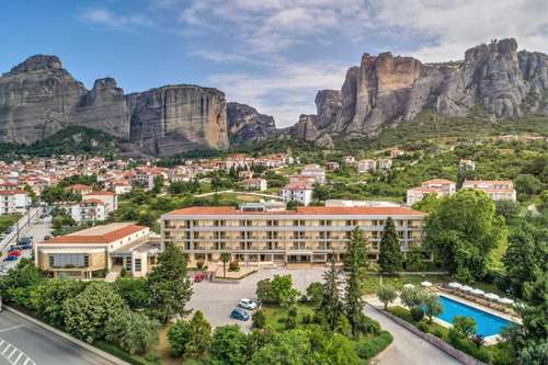 www.divanimeteorahotel.com