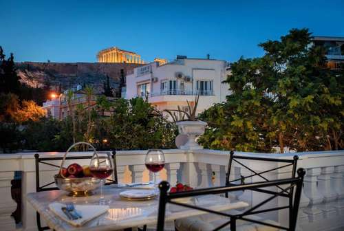 www.noblesuites.gr