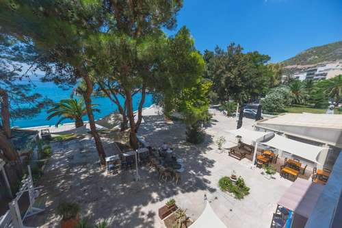www.hotelaktiloutraki.gr
