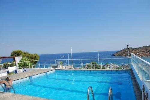 www.galinihotelaegina.com