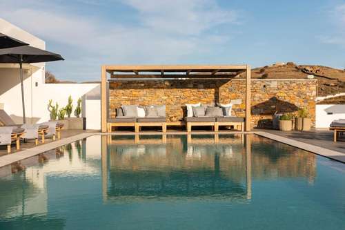 www.chorakythnossuites.gr