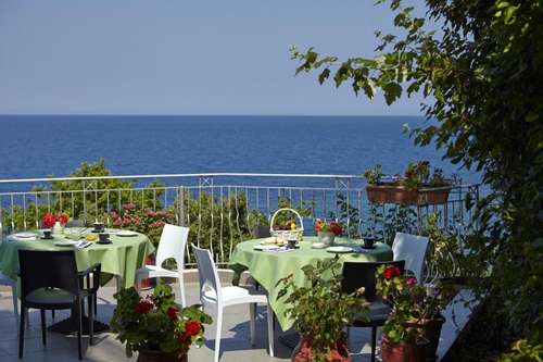 www.hotelalkyonis.gr