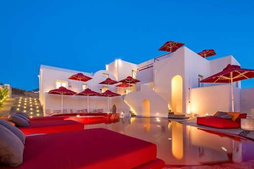 www.arthotelsantorini.com