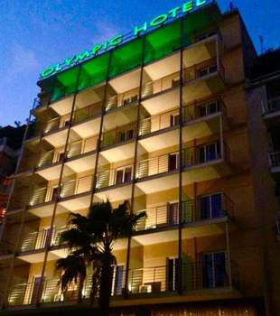 www.athenstravelhotel.com
