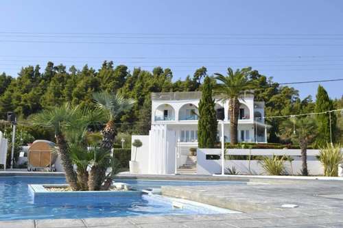 www.almare-hotel.com