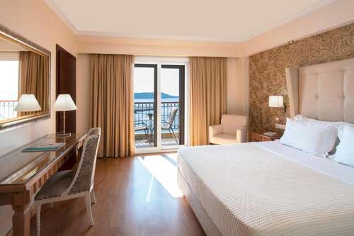 www.hotelkaralis.gr