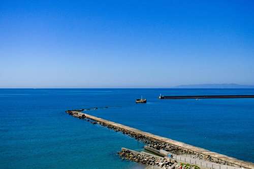 www.hotelplazakalamata.com