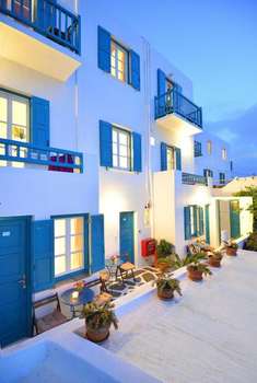 www.hotelnazos.com