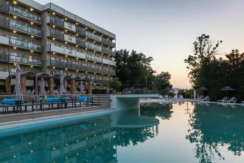 www.aritihotelcorfu.com
