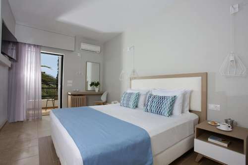 www.paradisehotelcorfu.gr