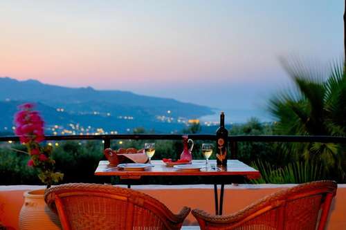 www.elia-crete.com.gr