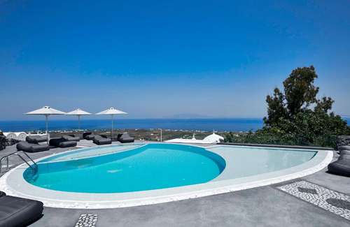 www.aperantosantorini.com