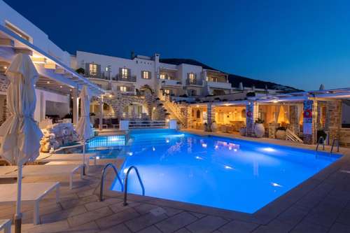 www.paros-sunsetview-hotel.com