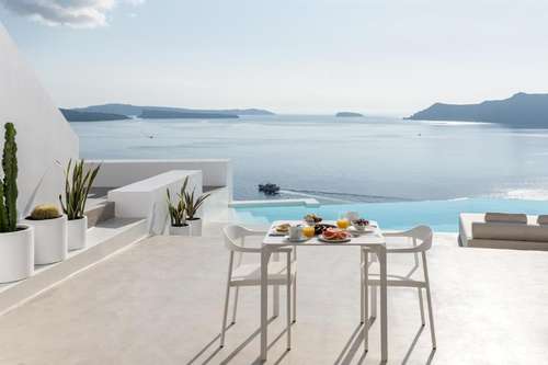 www.saintsantorini.com
