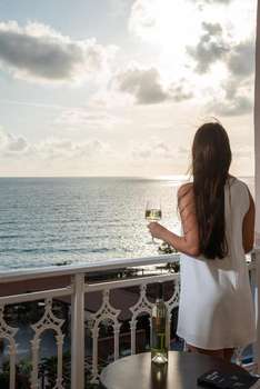www.poseidonbeachhotel.gr
