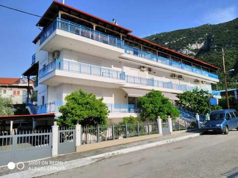 www.hoteldellis.gr